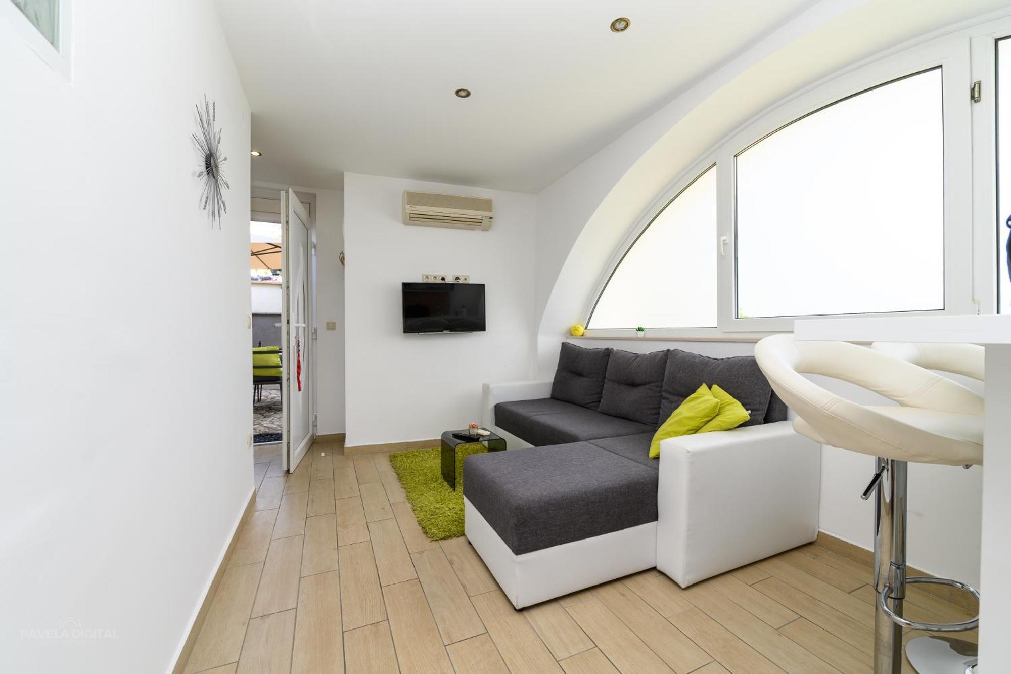 Apartments Maksim And Timon คิร์ก ภายนอก รูปภาพ