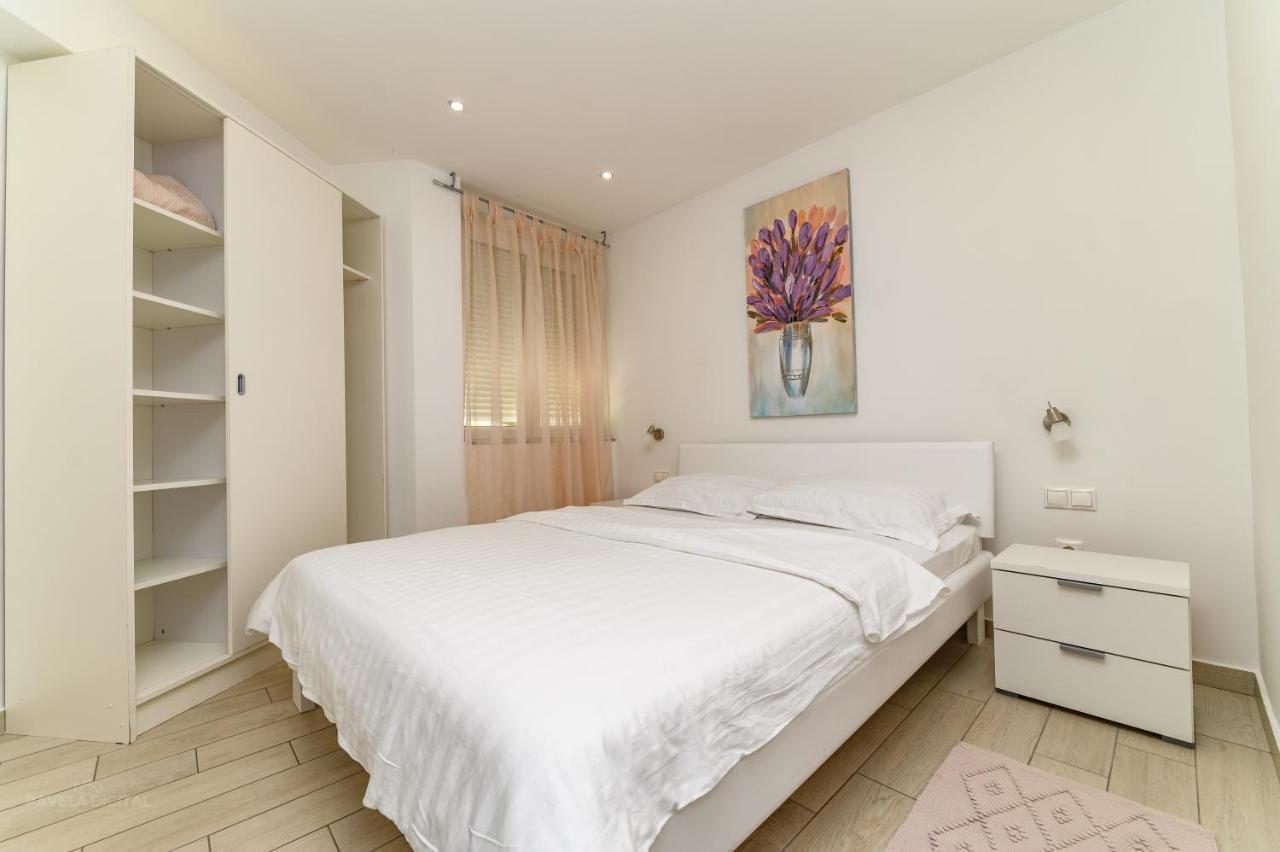 Apartments Maksim And Timon คิร์ก ภายนอก รูปภาพ